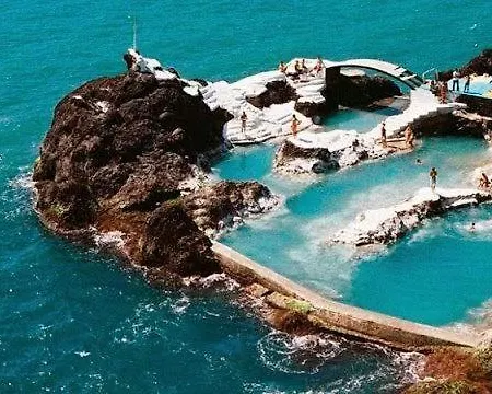 In Front Of The Shopping * Funchal (Madeira)