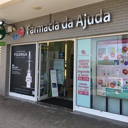 Apartman In Front Of The Shopping